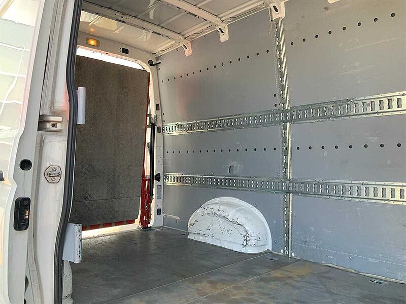 Volkswagen Crafter 35 2.0 TDI 140CV DSG RAMPA con VERRICELLO